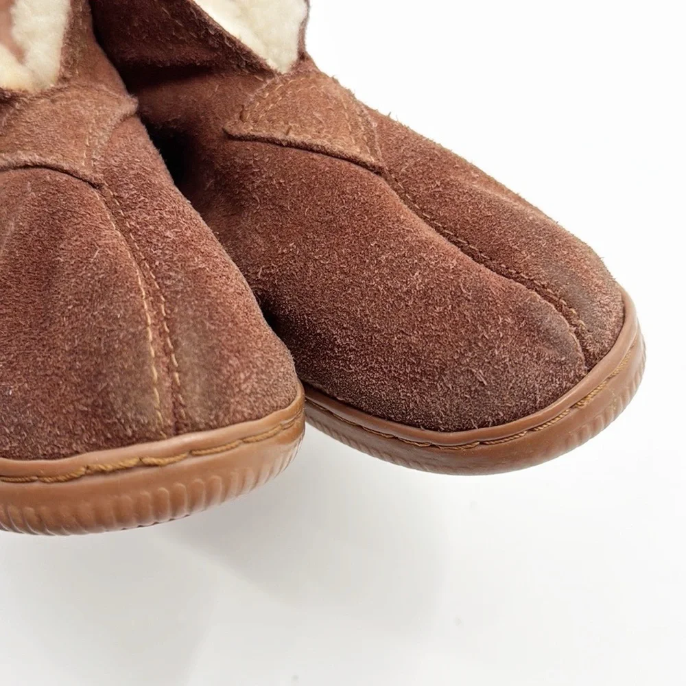 RJ’s Fuzzies by Cloud Nine Kids Hard Sole Shearling suede Slippers size 3 Tan